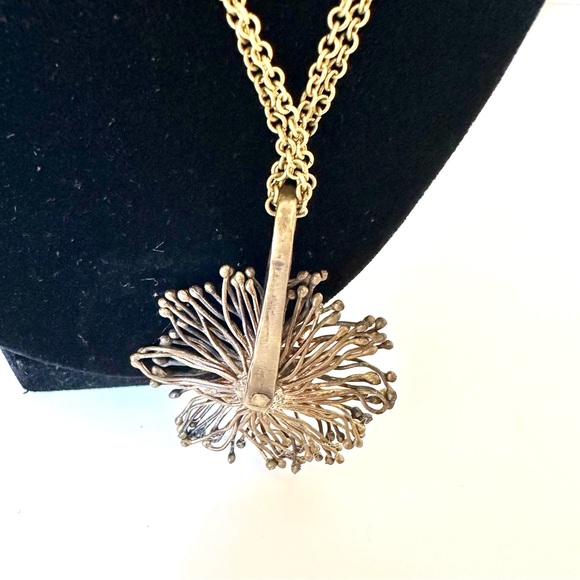 HANDMADE, VERY UNIQUE Gold Statement Necklace with Abstract 2D Rotating Burst - Picture 4 of 5